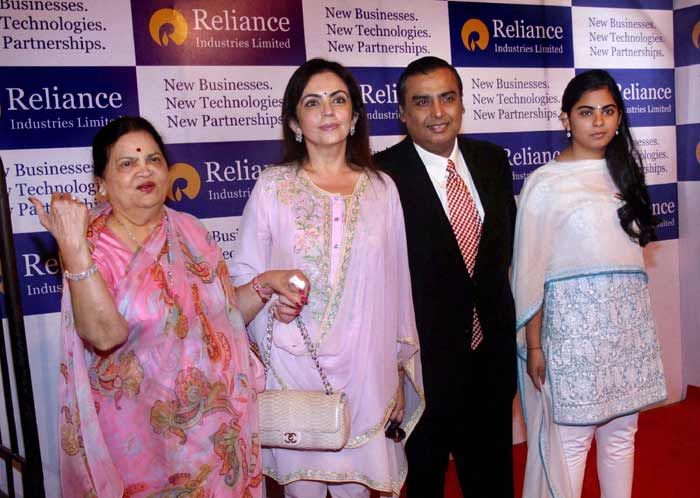 Mukesh and Family at Reliance AGM