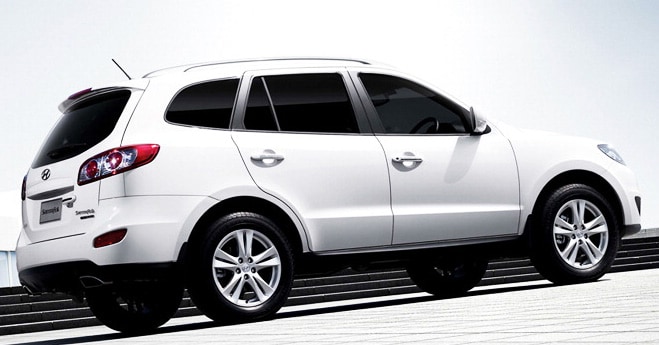 Hyundai Motor India has launched the internationally acclaimed Santa Fe in India. The luxurious SUV offers a combination of power and luxury, supported by cutting-edge technology. with Santa Fe, Hyundai aims to grab a bigger share of the highly competitive SUV segment in the country.<br>
<br>The Santa Fe has been launched at an introductory price of Rs 20,95,000 (2WD) and Rs 22,95,000 (4WD) ex-Showroom, New Delhi.