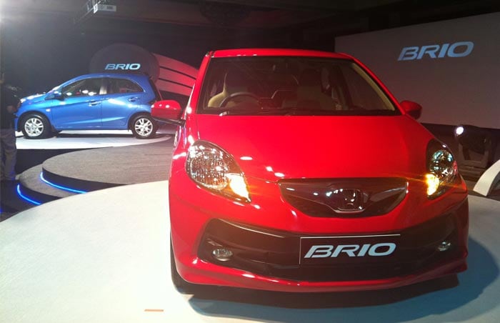 Honda's latest offering Brio is competing in the category of compact cars. It has a top speed of 120 km per hour. The car has a 1.2 litre i-V tec engine that delivers maximum power of 87 bhp @ 600 rpm.<br><br>Brio comes with a displacement of 1198 cc and peak torque of 109 NM @ 4600 rpm.  The car promises a mileage of 18.4 kmpl.