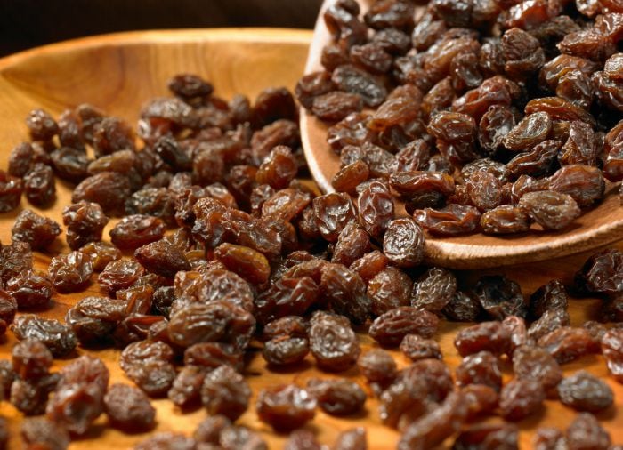 Snack on These: 15 Foods Under 100 Calories Snack on These: 15 Foods Under 100 Calories