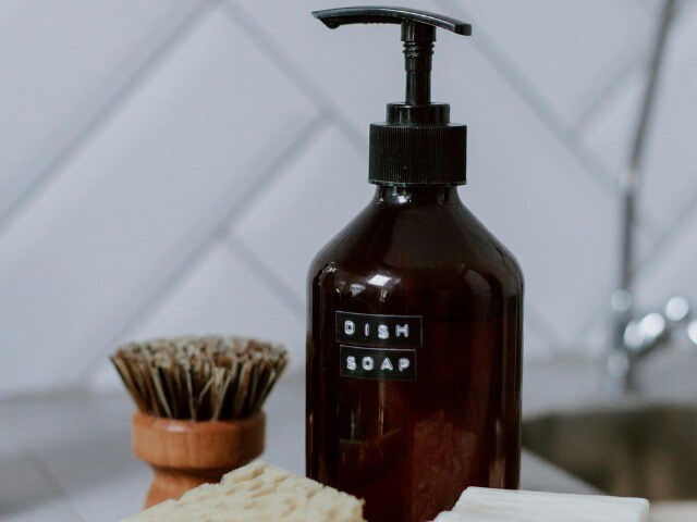 5 Easy Tips To Clean Water Bottles At Home