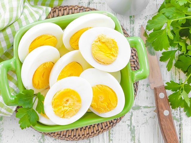 Photo : 5 Easy Ways To Peel Hard-Boiled Eggs