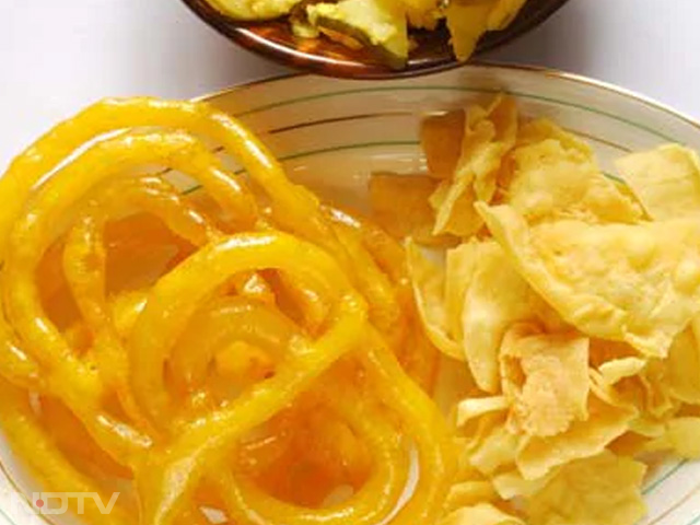 5 Popular Street Foods From Across India