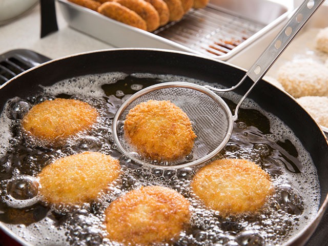 5 Tips To Clean The Cooking Oil After Frying