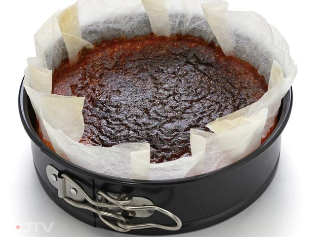 The Viral Burn-Away Cake and Everything You Need To Make It - paper2eat.com