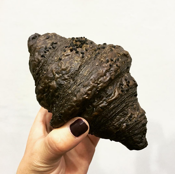 This Lastest Food Trend is Crossing Over to The Dark Side? This Lastest Food Trend is Crossing Over to The Dark Side?