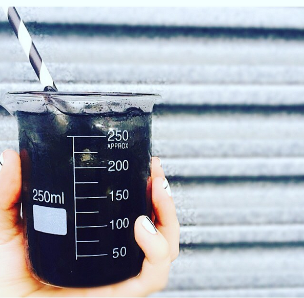 This Lastest Food Trend is Crossing Over to The Dark Side? This Lastest Food Trend is Crossing Over to The Dark Side?