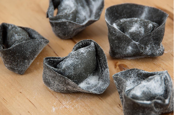 This Lastest Food Trend is Crossing Over to The Dark Side? This Lastest Food Trend is Crossing Over to The Dark Side?