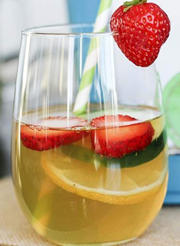 10 Detox Waters to Cleanse Your Body & Burn Fat 10 Detox Waters to Cleanse Your Body & Burn Fat