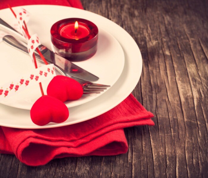 What: Valentine's Day special feast at Renaissance Mumbai Convention Centre Hotel. <br><br>

Available during the celebrations are:<br><br>

?	Valentine's Day special cookies and chocolates at Mumbai Express. <br><br>

?	Enjoy grills menu at Lake View Cafe <br><br>

?	Exclusive 4 course menu and a glass of sparkling wine at Emperor's Court, the Oriental restaurant and Italian classics at Fratelli Fresh.<br><br>



For reservations, call:<br>
Fratelli Fresh: 022 66927540<br>
Emperor's Court: 022 66927561<br>
Lake View Caf�: 022 6692 7550<br>
Mumbai Express: 022 6692 7567<br>
Renaissance Spa: 022 6692 7480<br><br>

When: February 2014<br><br>

Where: Renaissance Mumbai Convention Centre Hotel |2&3B Chinmayanand Ashram, Powai| Mumbai 400087
