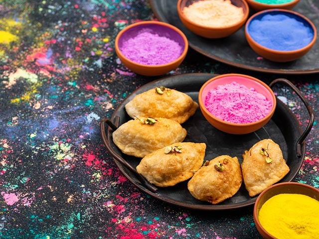 Holi Special: 5 Recipes To Give Your Classic Gujiya A Unique Makeover Holi Special: 5 Recipes To Give Your Classic Gujiya A Unique Makeover