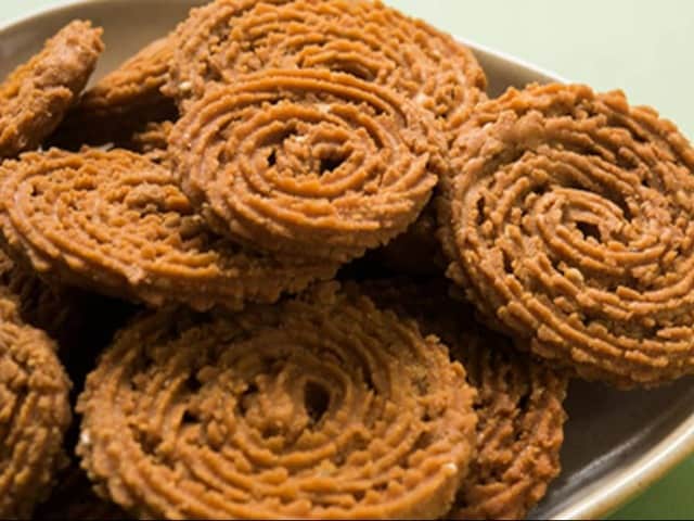 घर पर बनानी है मार्केट स्टाइल चकली तो नोट कर लें ये टिप्स