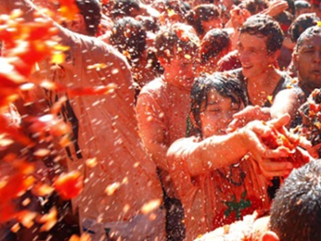 La Tomatina Festival - In Pictures