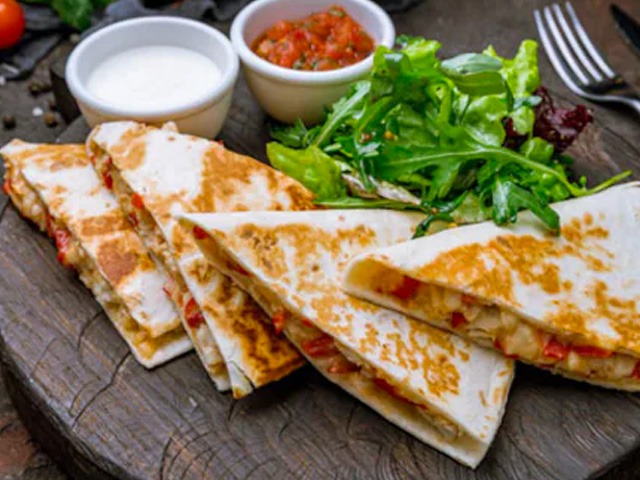 Leftover Rotis? Give A Twist To Them With These 5 Recipes