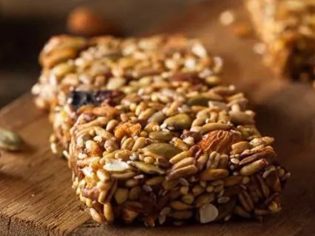 New Year 2022: 5 Healthy Snacks That May Help In Weight Loss
