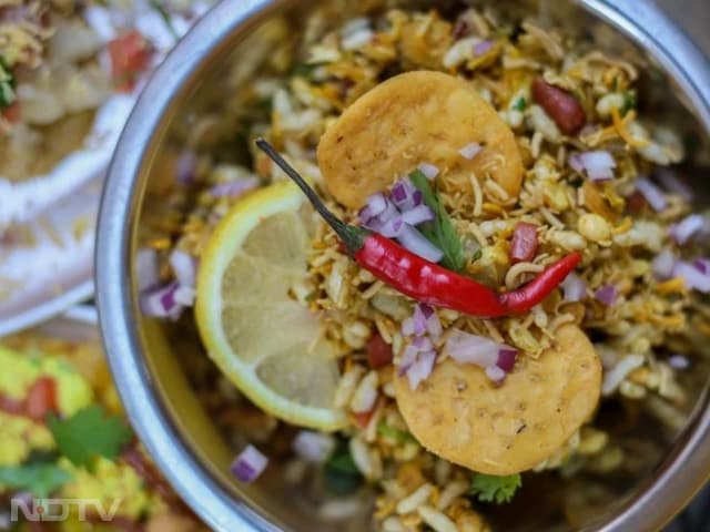 Tips To Prevent Soggy Bhel Puri At Home