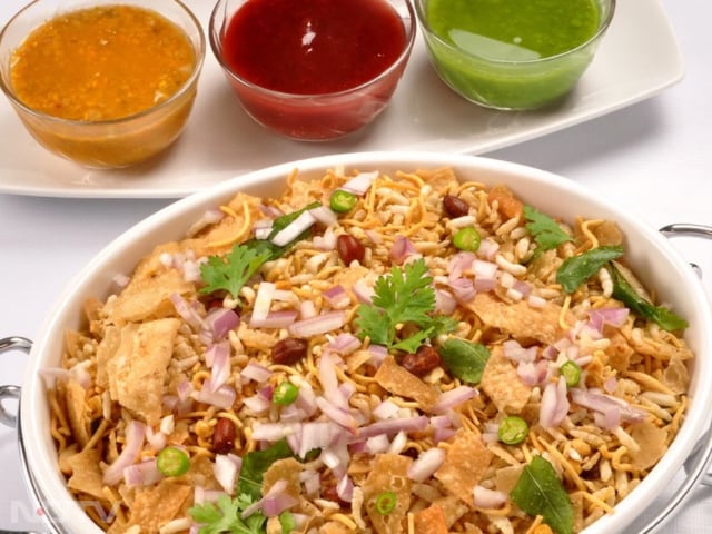 Tips To Prevent Soggy Bhel Puri At Home
