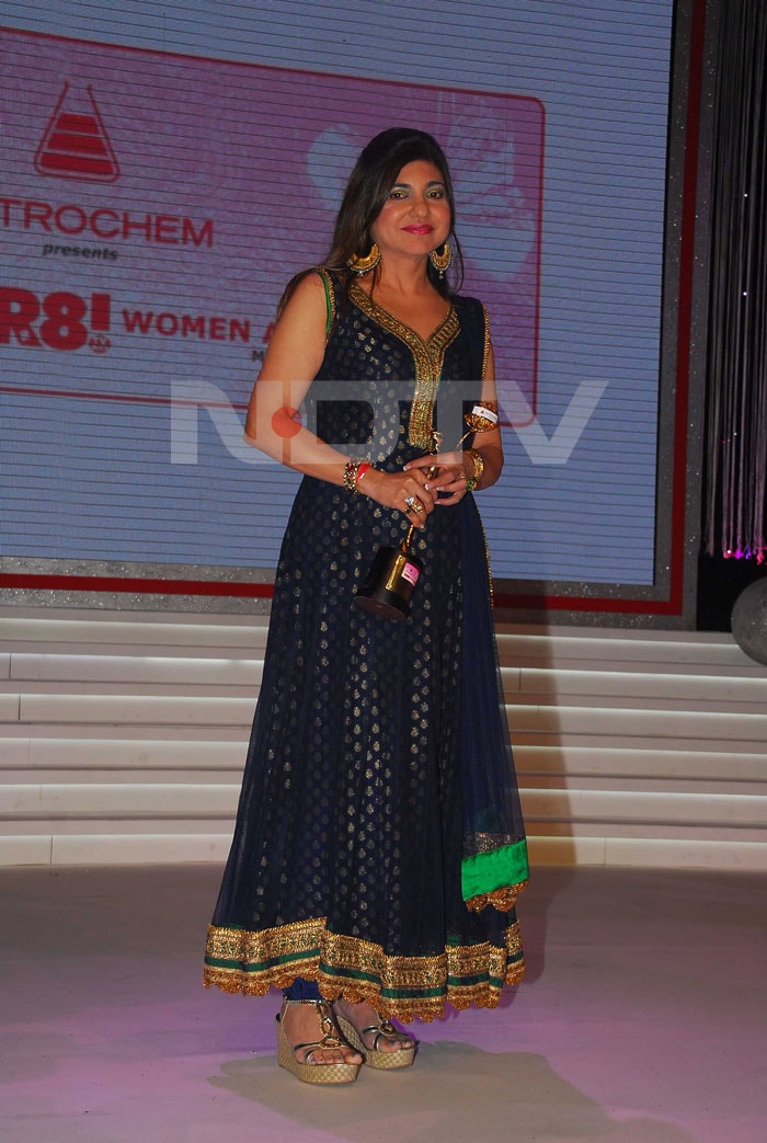 Preity, Jacqueline at the 2011 GR8! Women Awards