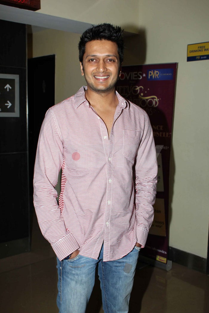 Riteish Deshmukh is here to wish good friend Abhishek luck.