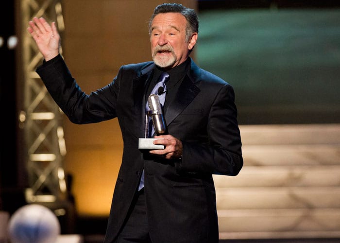 Robin Williams and Bridesmaids win 2012 Comedy Awards