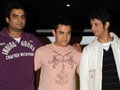 Photo : 3 Idiots could sue Chetan Bhagat?