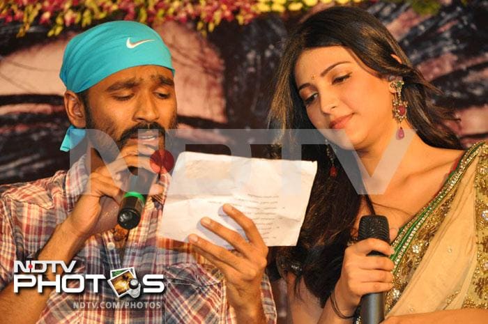 Dhanush, Aishwaryaa at the music launch of <i>3</i>