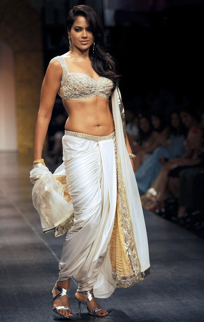Shamita Shetty Nude - Bollywood's 50 hottest bombshells 50 images
