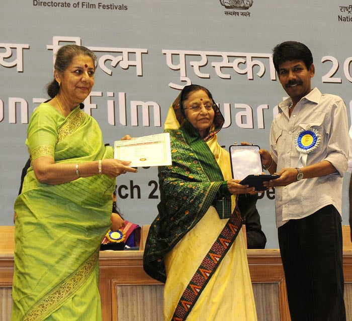 Priyanka, Kangna receive National Awards