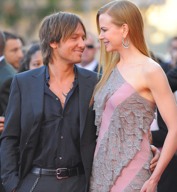 Musician Keith Urban and actress Nicole Kidman arrive at the 2009 American Music Awards at Nokia Theatre L.A. Live on November 22, 2009 in Los Angeles, California. (Photo: AFP)