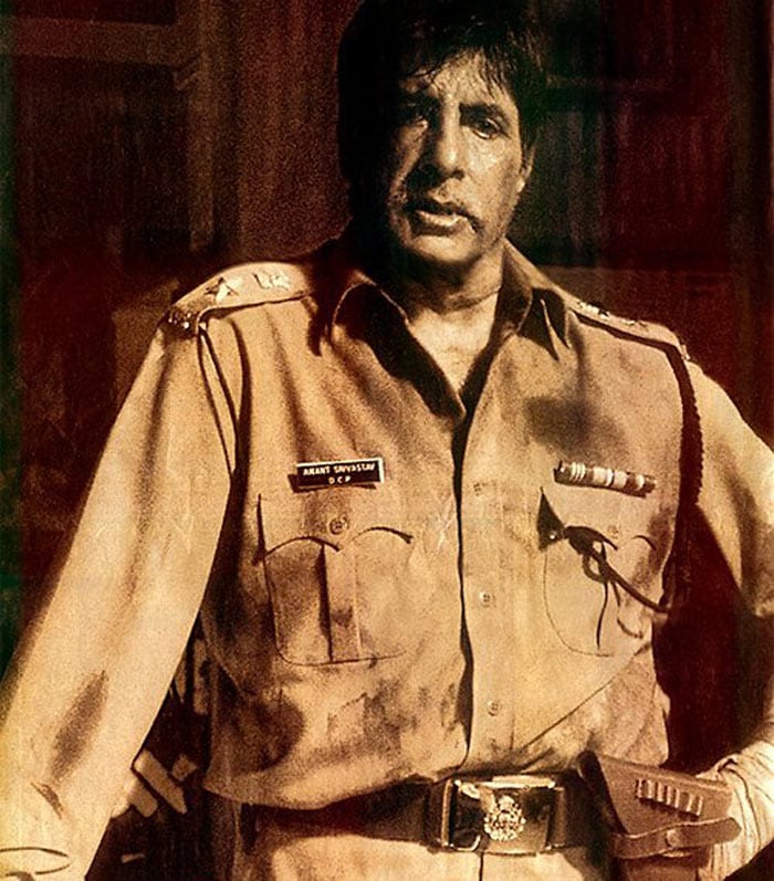 For <I>Khakee</I>, Big B adopted a persona and a look very different from his usual fare. He shaved off the signature beard and became a tired, defeated ageing man, and he did a brilliant job of it.