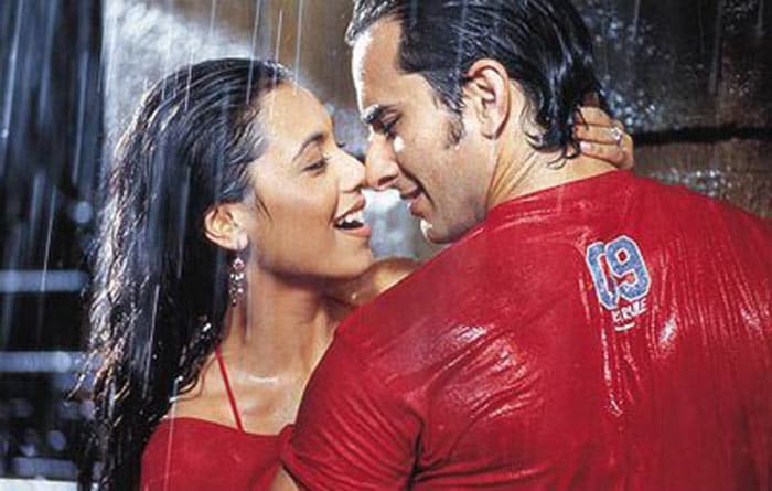 Rani Mukherjee looked lovely in her red sari in the song <I>Sasson ko sasson se</i> in the film <I>Hum Tum</i>.