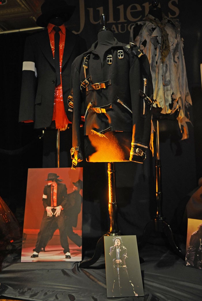 Interestingly, the pre-sale estimate of the legendary
glove was around USD 60,000. (Photo: AFP)