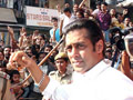 Salman sells tickets 