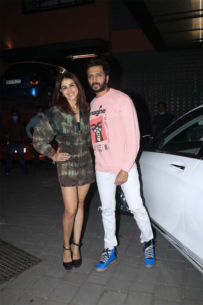 Genelia D'Souza and Riteish Deshmukh were also among the guests.  (Image courtesy: Varinder Chawla)