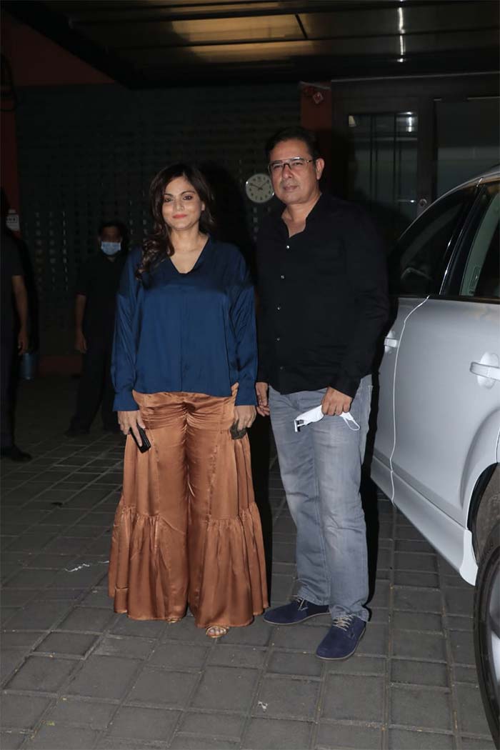 Salman Khan's sister Alvira Khan Agnihotri and her husband Atul Agnihotri happily posed for the shutterbugs.   (Image courtesy: Varinder Chawla)