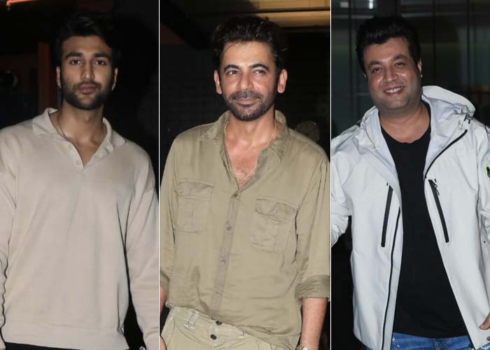 Actors Meezaan Jaffrey, Sunil Grover and Varun Sharma were also spotted at the party. (Image courtesy: Varinder Chawla)