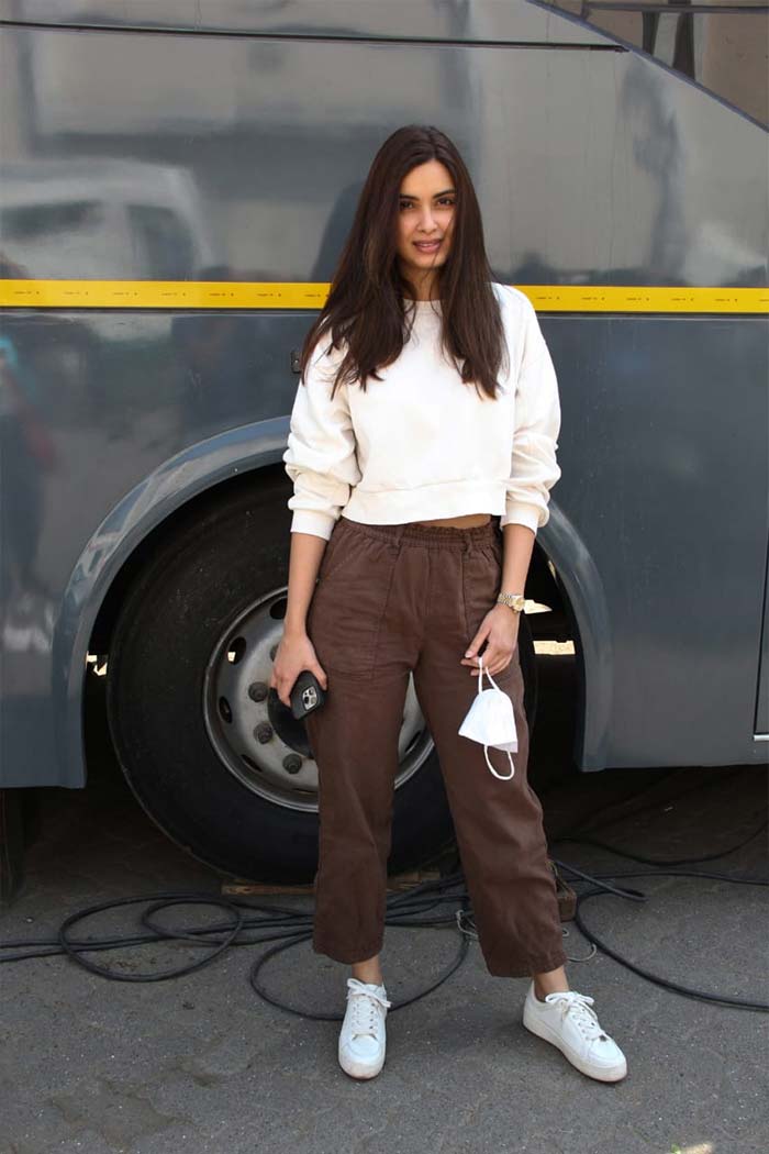 Diana Penty was clicked by paparazzi at Mehboob studio on Wednesday.