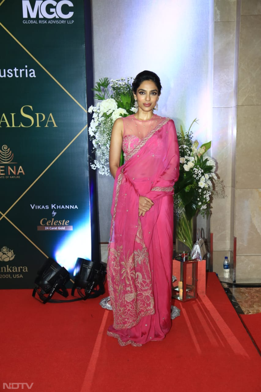 Sobhita Dhulipala looked pretty in pink. (Image courtesy: Varinder Chawla)