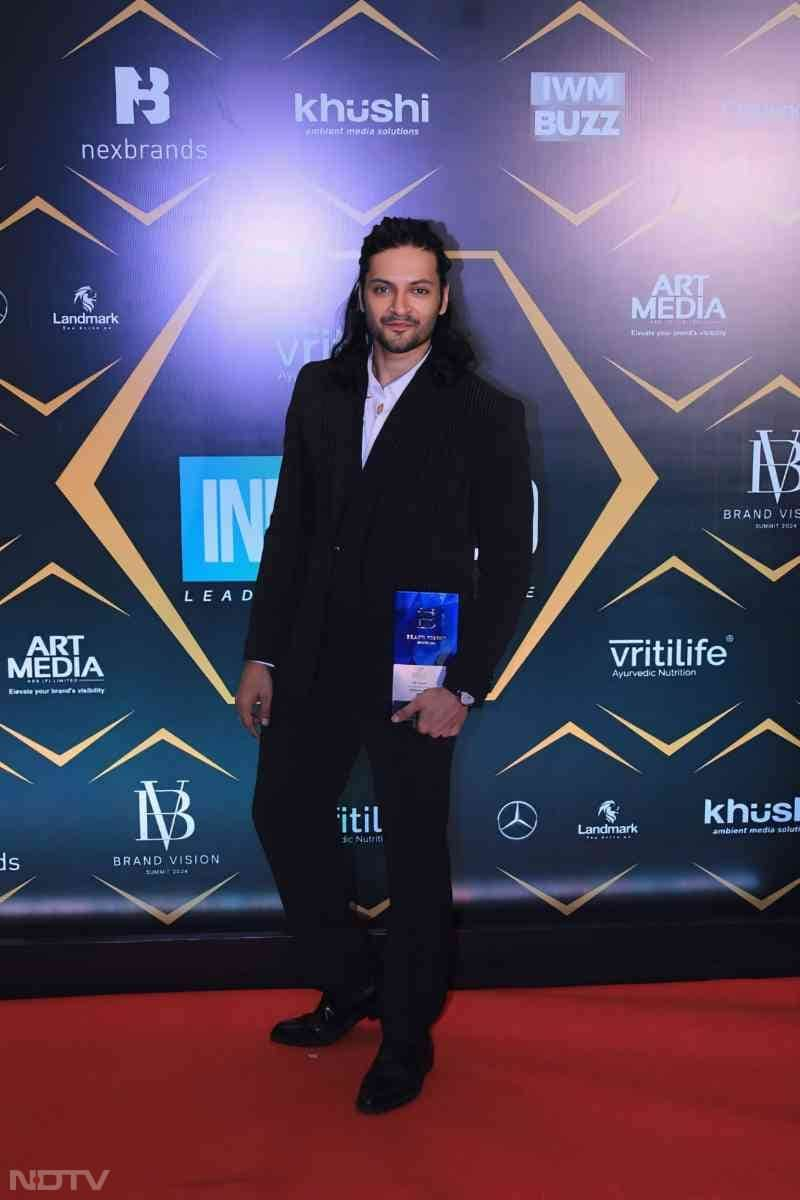 Ali Fazal suited up for the event (Image Courtesy: Varinder Chawla)