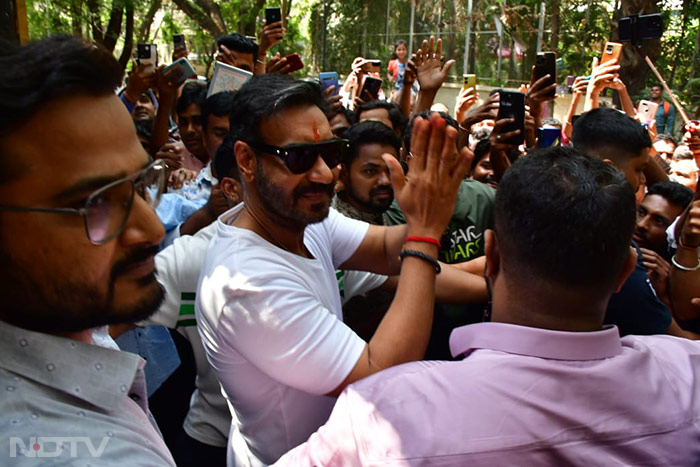 A Round Up Of Ajay Devgn"s Birthday Celebrations With Fans