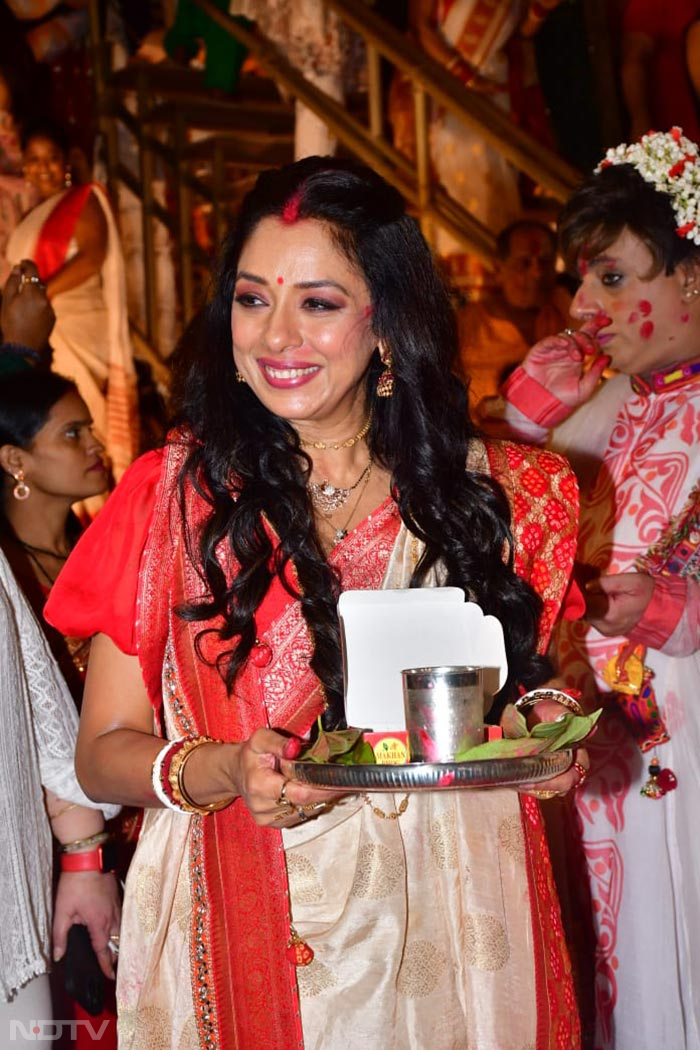 <i>Anupamaa</i> star Rupali Ganguly was dressed in her festive finery. (Image courtesy: Varinder Chawla)