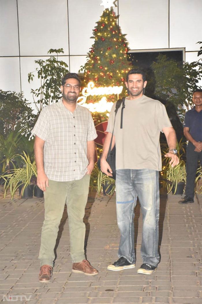 Aditya Roy Kapur was clicked with with brother Kunaal. (Image courtesy: Varinder Chawla)