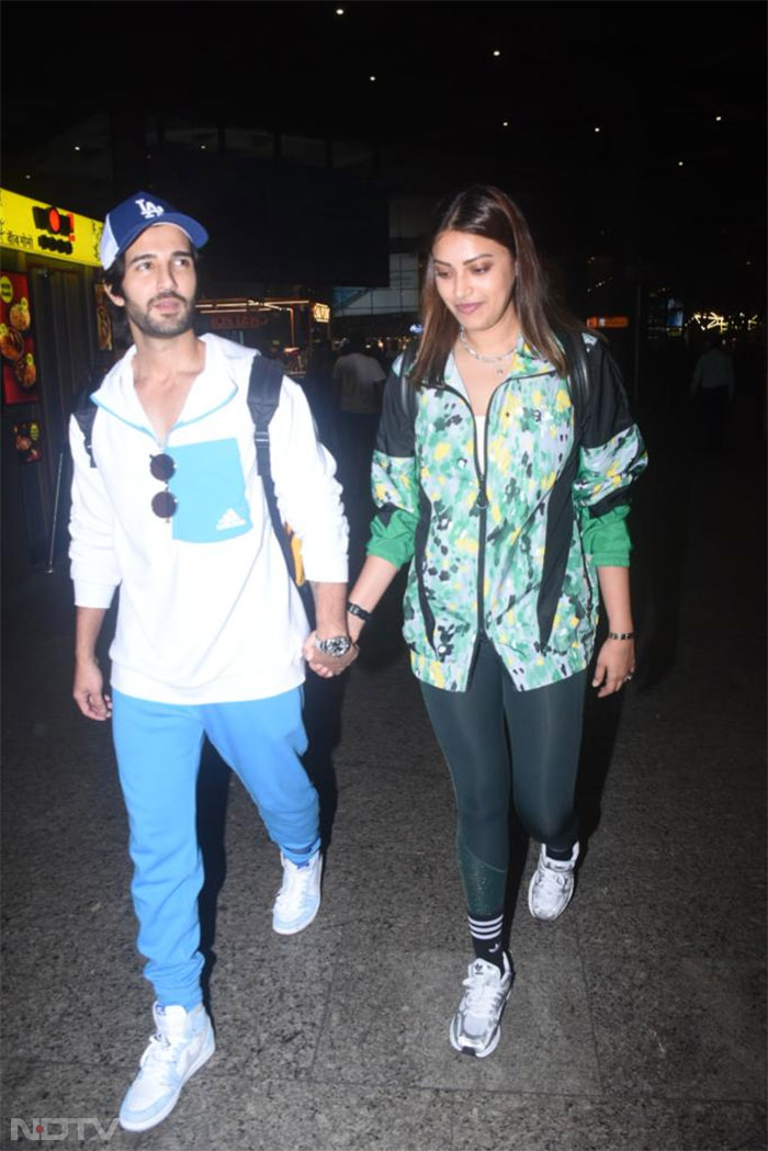 Anushka Ranjan and husband Aditya Seal were also spotted at airport. (Image courtesy: Varinder Chawla)