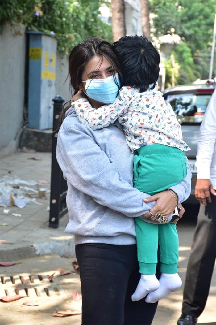 Ekta Kapoor and her little son Ravie were pictured in Juhu.  (Image courtesy: Varinder Chawla)