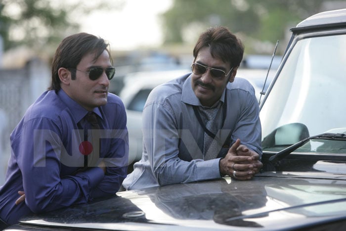 Ajay, Bipasha in Aakrosh