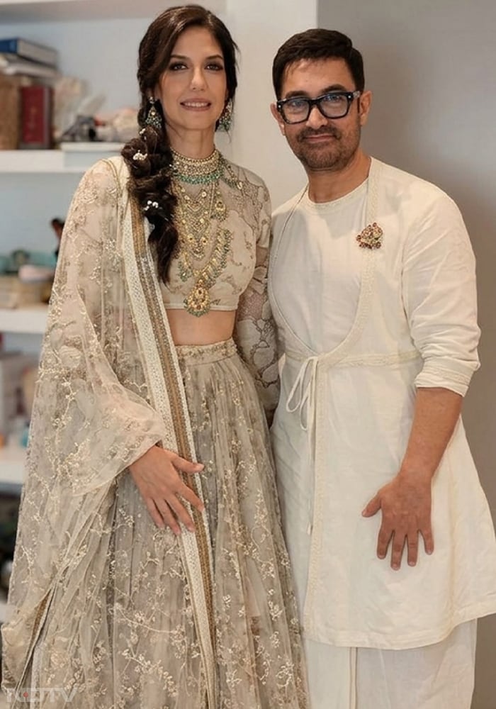 आमिर खान अपनी तीसरी शादी को लेकर काफी विवादों का सामने कर रहे हैं.