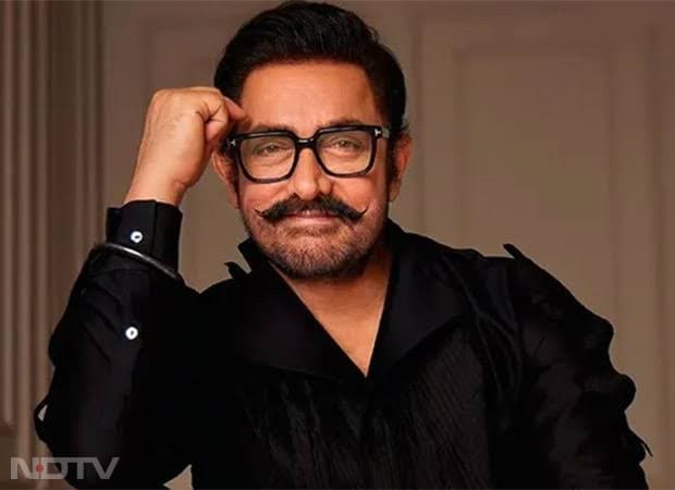 हाजी ने बताया कि आमिर को अपने नए रिश्ते में आने में 15 साल लगे. मैंने उन्हें दिल टूटने के दर्द से गुजरते देखा, मैंने उन्हें रोते देखा है. रिश्ते कभी उतने आसान नहीं होते.