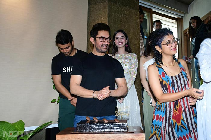 Aamir Khan"s Birthday Celebrations With Kiran Rao And Team  <i>Laapataa Ladies</i>