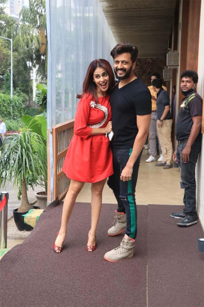 In another part of the city, Genelia D'Souza and Riteish Deshmukh were pictured outside the Bastian restaurant in Worli.