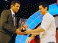 Aamir Khan felicitates cricketer Rahul Dravid